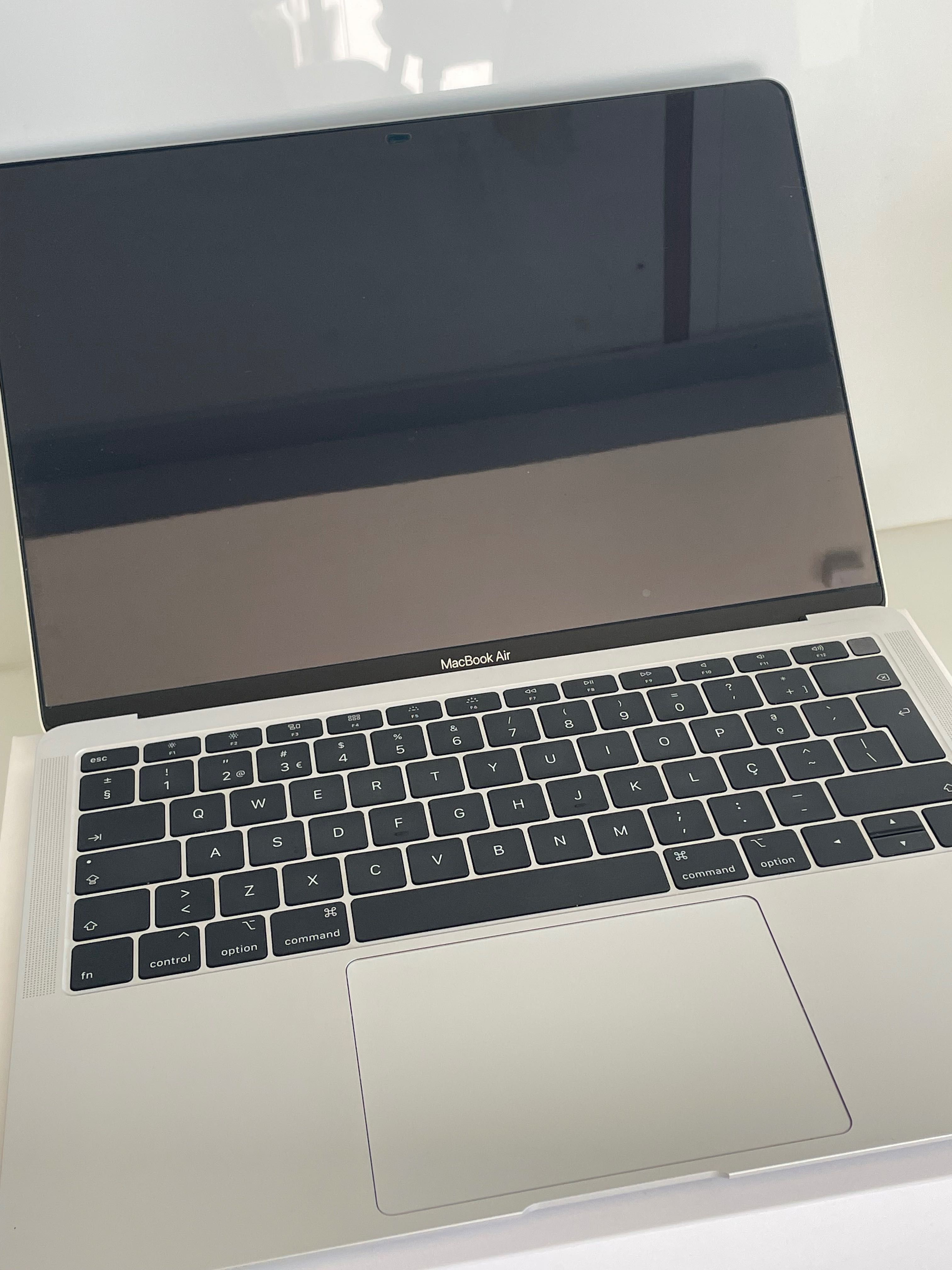 Macbook Air para peças + carregador