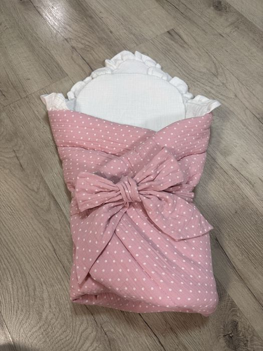 Дуже красивий конверт на виписку дівчинки