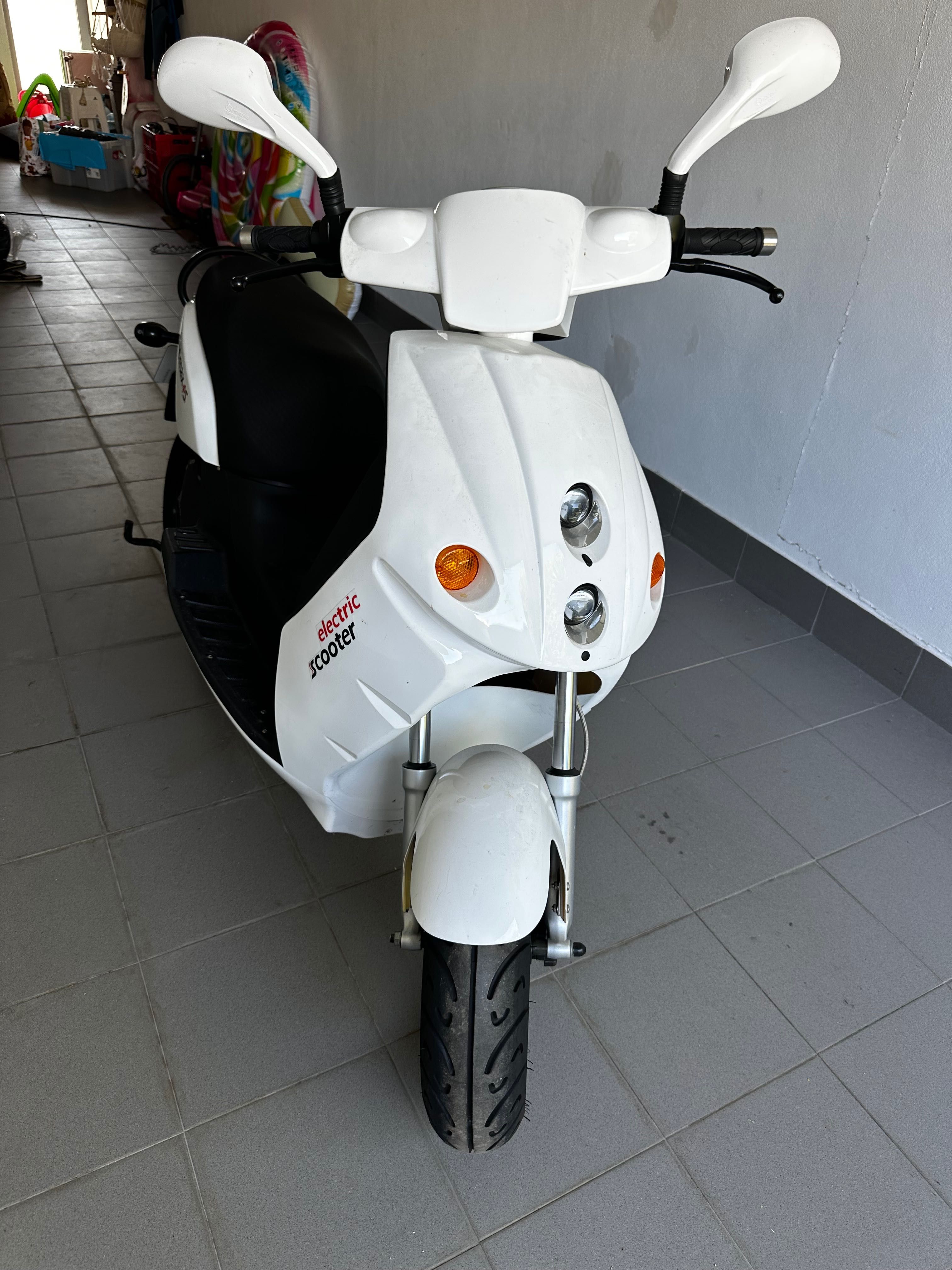 Moto elétrica e-Max