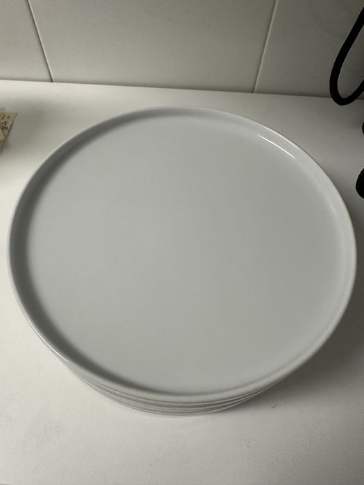 Vendo servico pratos rasos 6 + 6