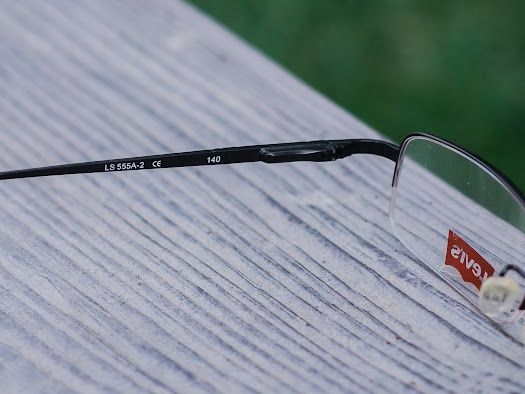 Мужские полуободковые оправы LS 555  от Levis!
