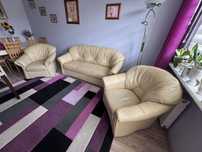 Potrójna sofa skórzana z funkcją spania plus dwa foltele