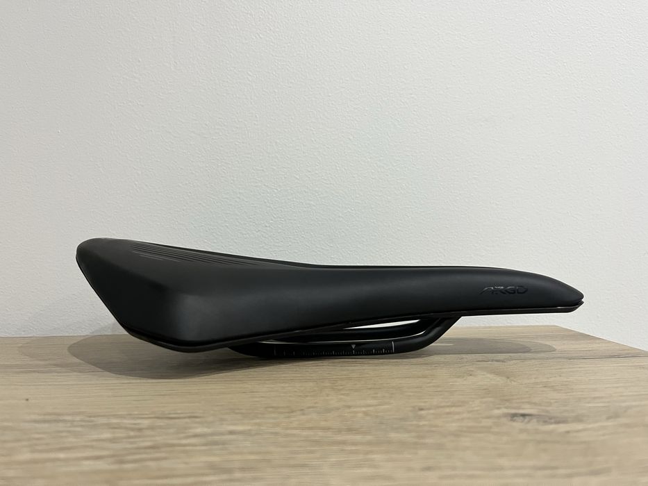 Siodło siodełko rowerowe Fizik Argo Vento 150