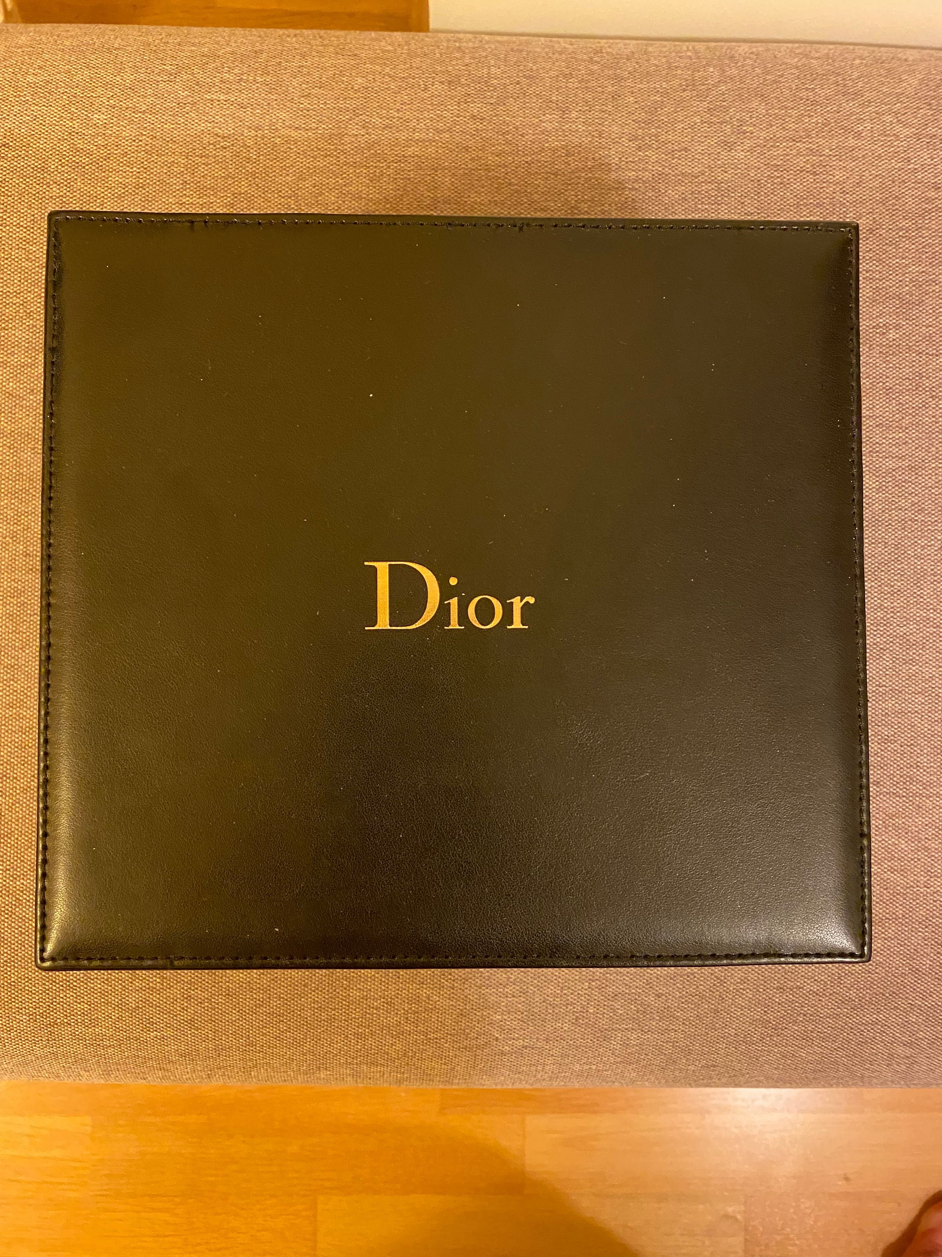 Коробка для косметики Dior
