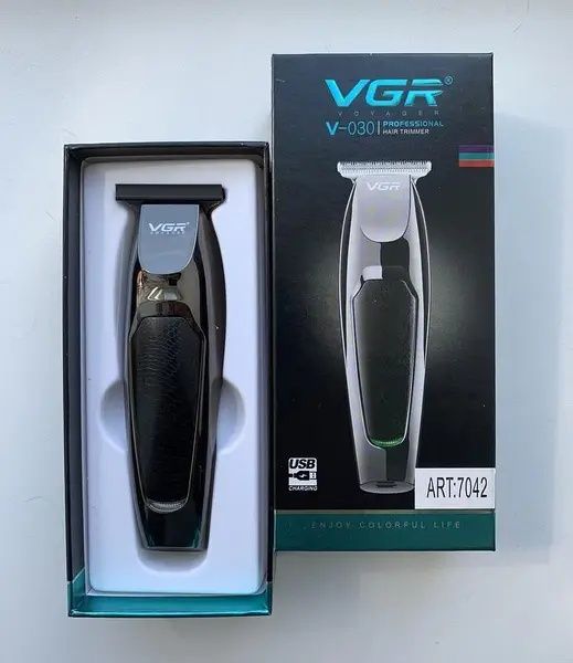 Профессиональная аккумуляторная машинка VGR V-030 для стрижки волос