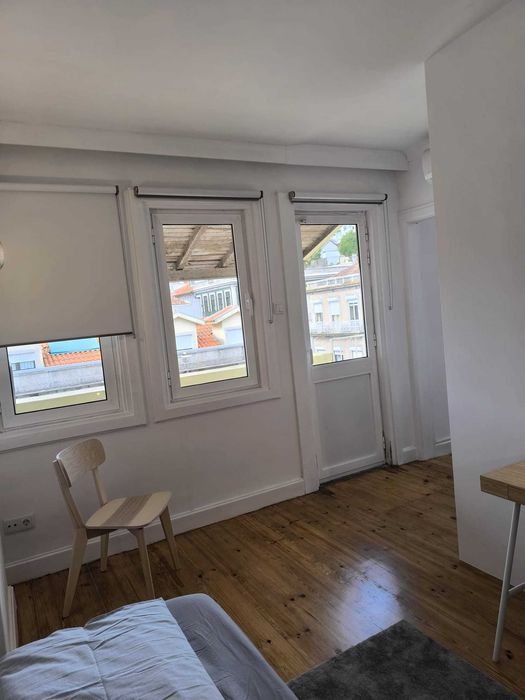 Alugo quarto + terraço no centro do Porto (TRINDADE)