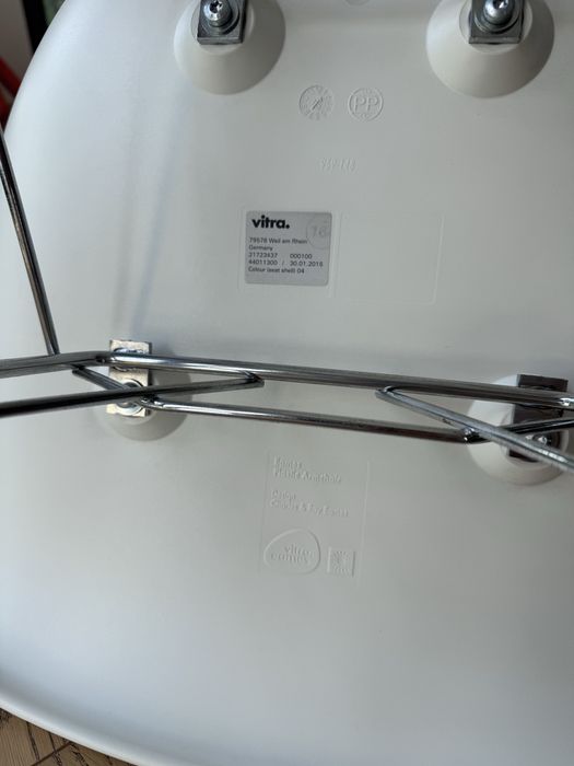 Vitra EPA RE RAR eames plastic chair krzesło płozach