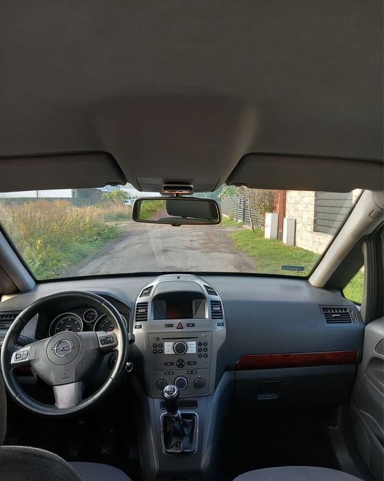 Opel Zafira B  7 osobowa w dobrym  stanie