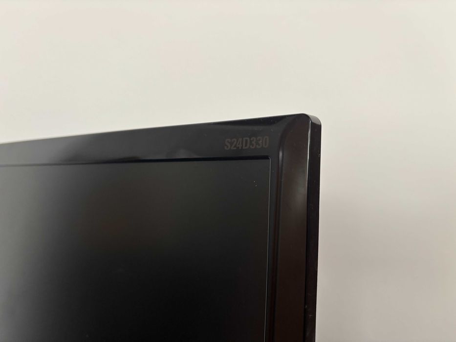 2 x Monitor Samsung S24D330, preto