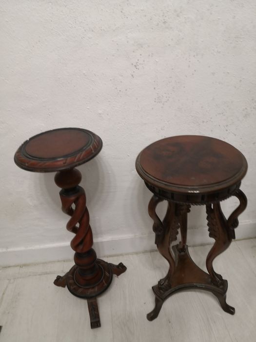 Coluna decorativa em madeira