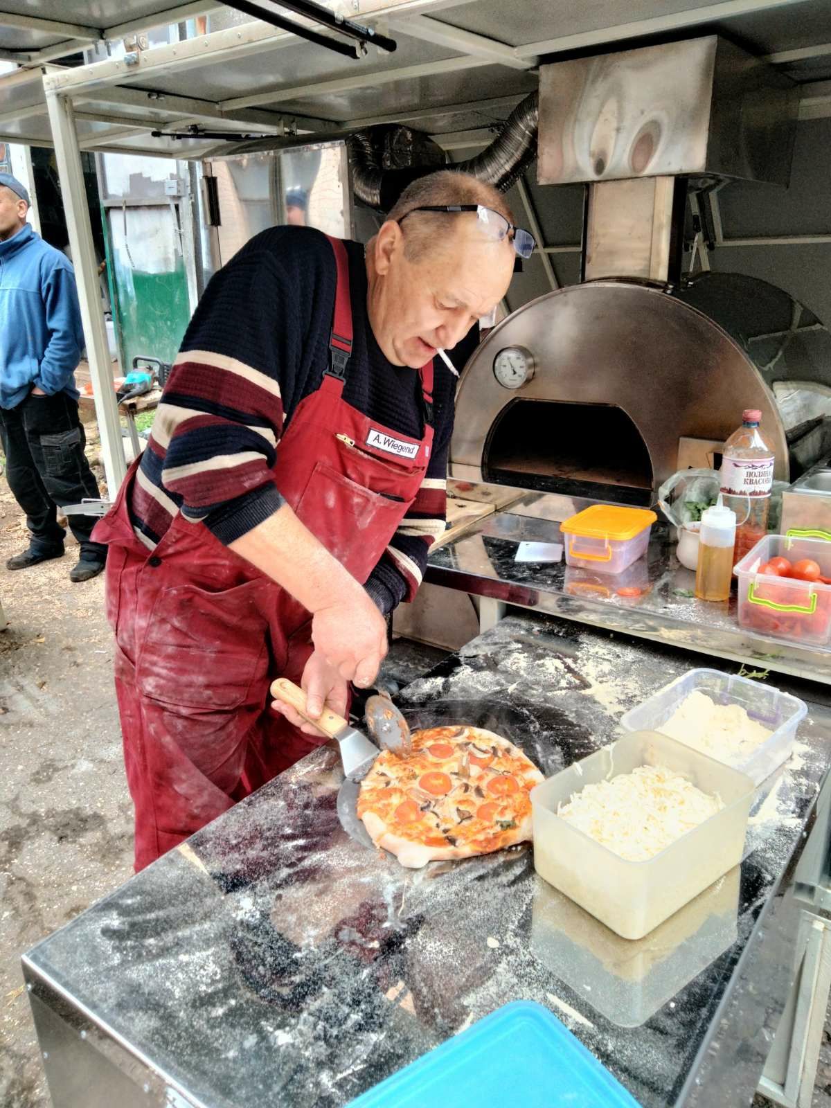 пицца печь на дровах ,либо на газу, дровяая печь,подоваяя