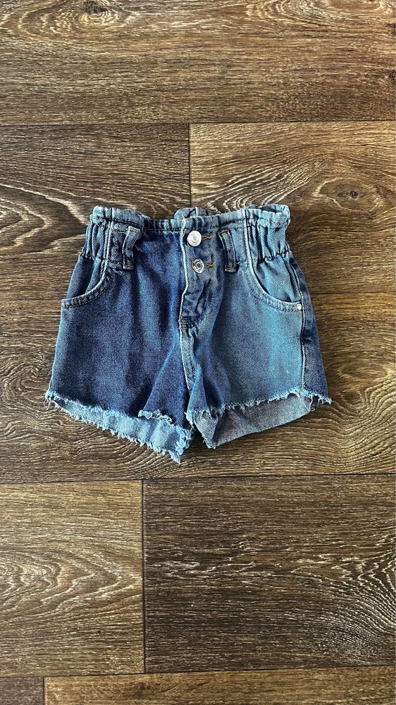 Шорты джинсовые на девочку рост 104см 4 годика