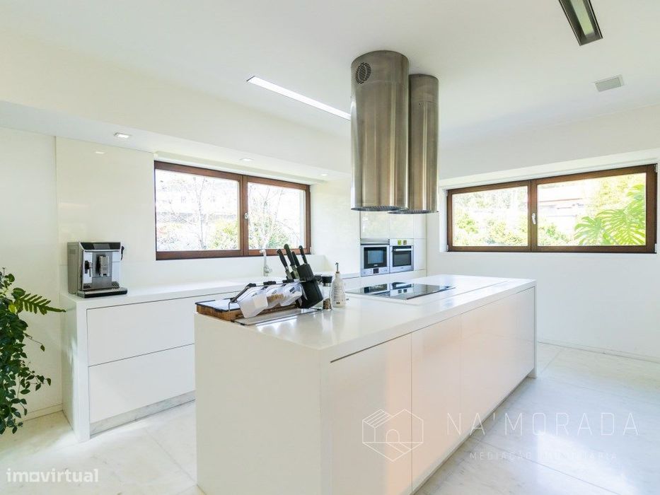 Moradia de luxo para venda em São Miguel de Souto, Santa Maria da F...