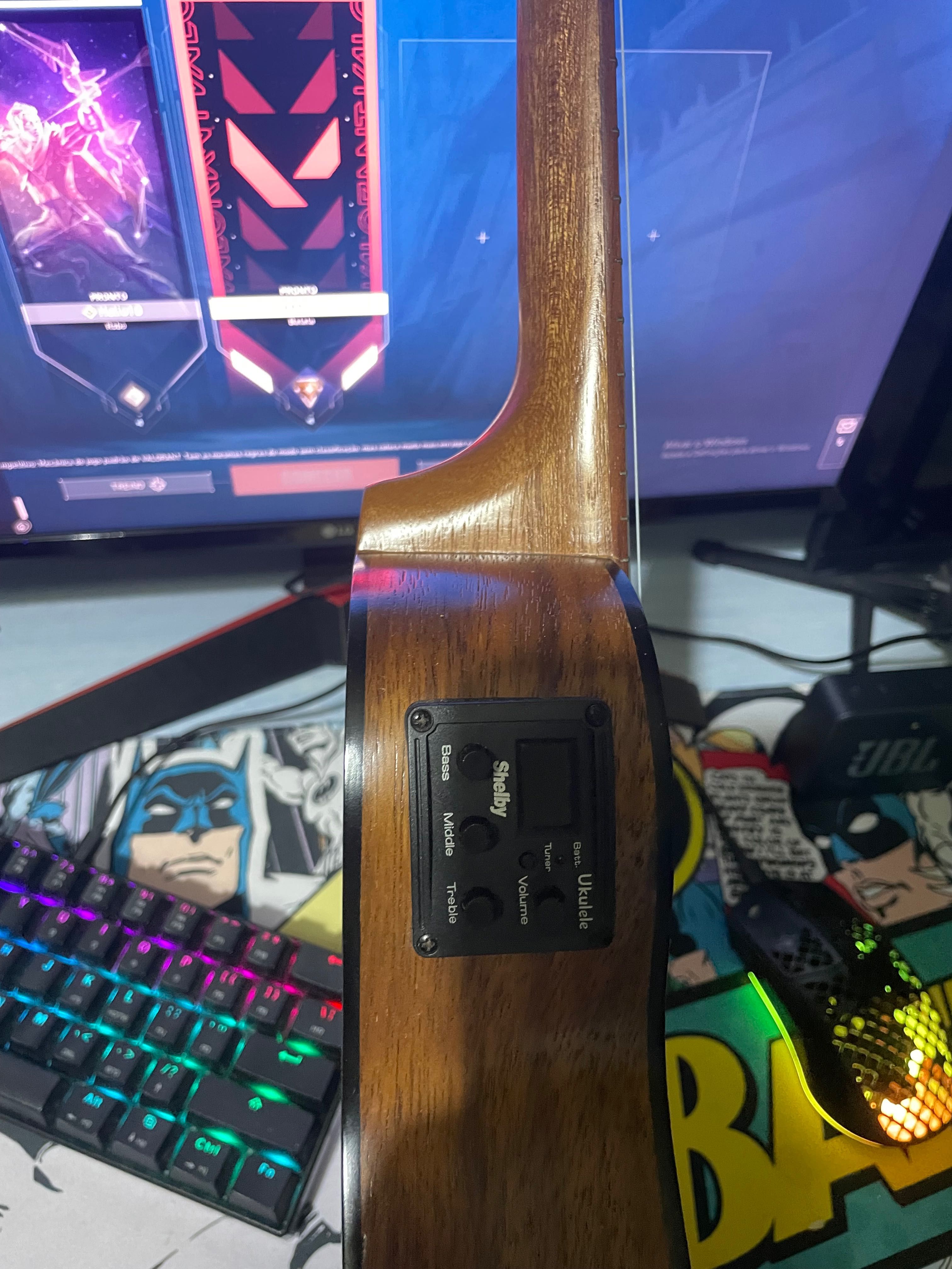 Ukulele elétrico shelby