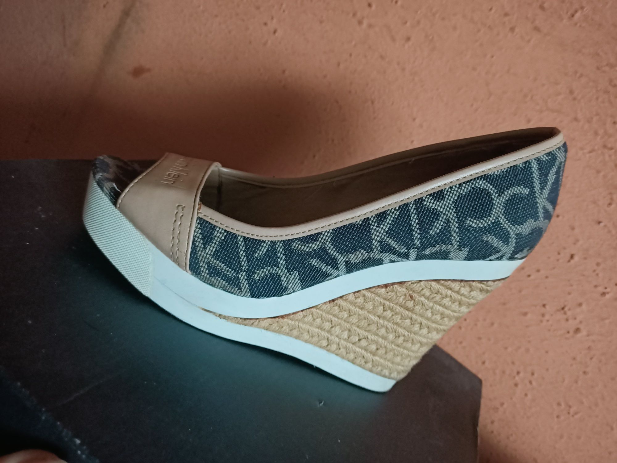 Espadryle na koturnie Calvin Klein