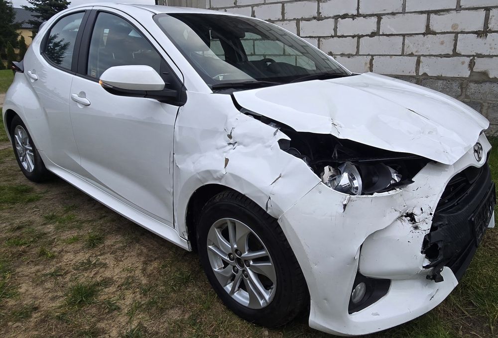 Toyota Yaris Hybrid 1.5 Comfort, 2024 rok. Automat. salon PL, 1 w., se