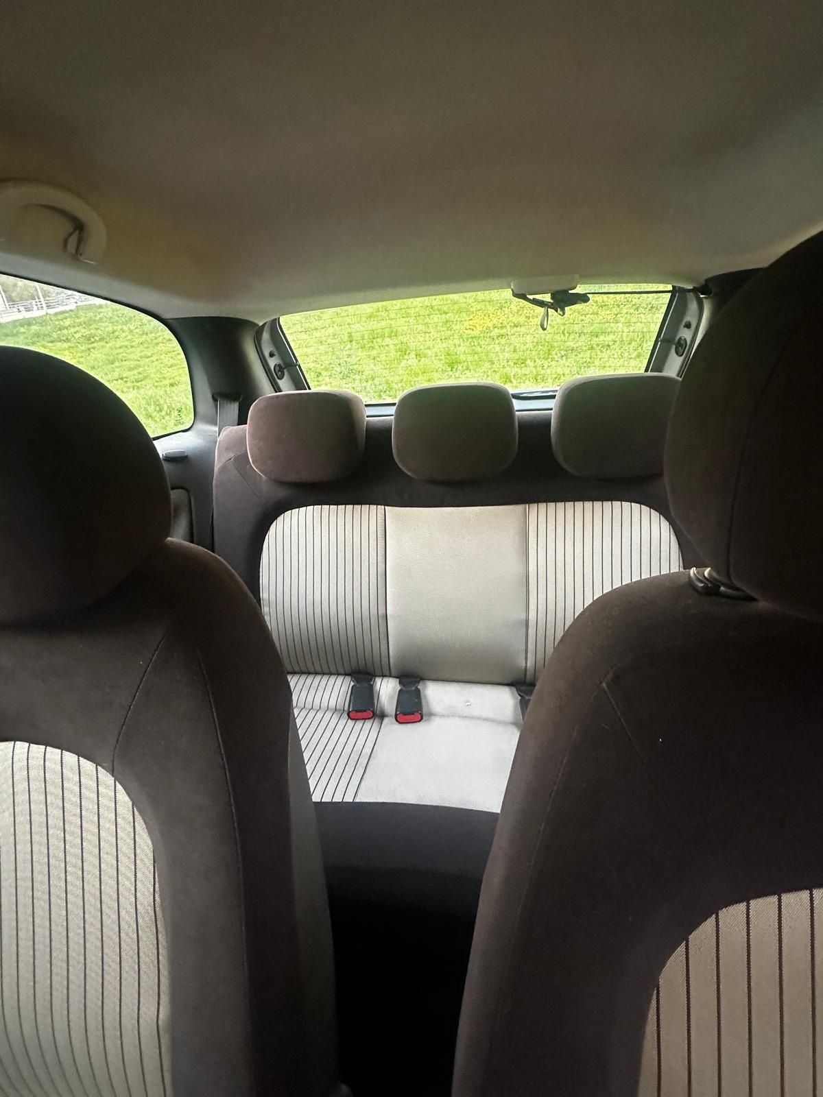 Lancia ypsilon  2