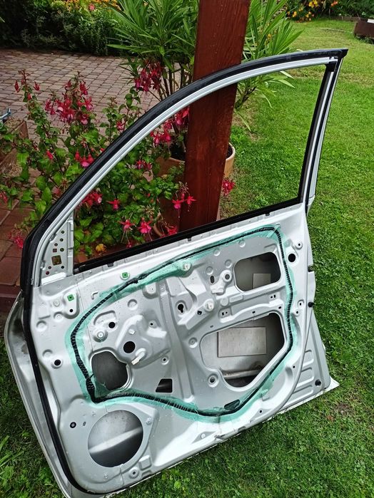 Drzwi prawe przednie przód Toyota Rav 4 III 06-12 kod 1F7