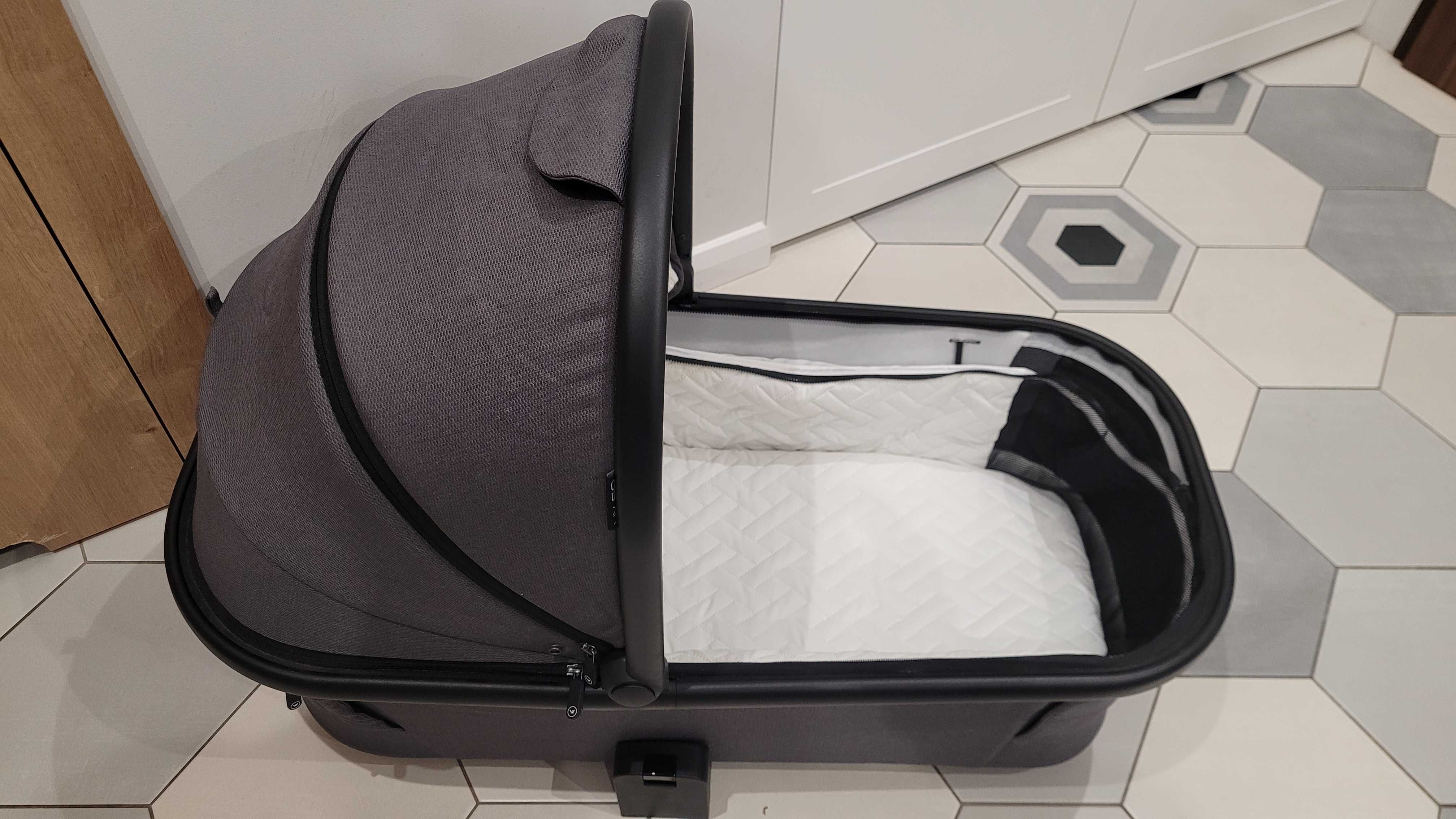Wózek dziecięcy Muuvo Slick 2.0 Iron Graphite - spacerówka + gondola