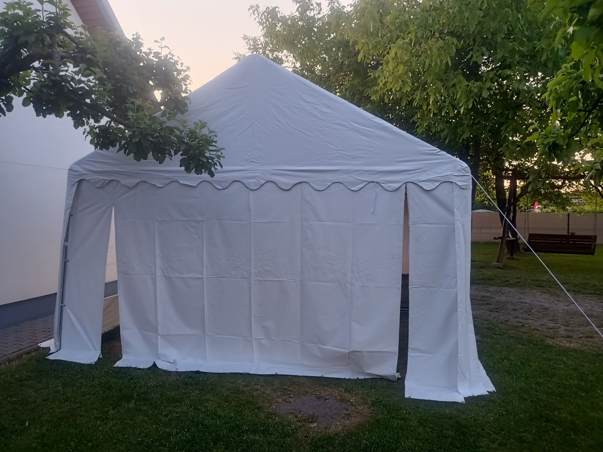 Namiot imprezowy komunie spotkania itp.