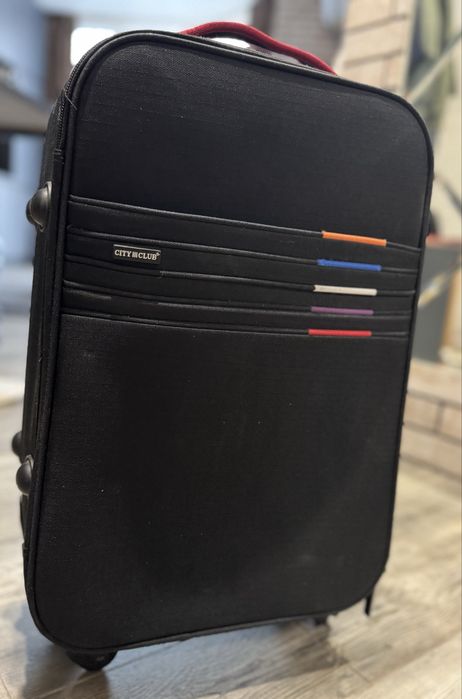 Чемодан , валіза