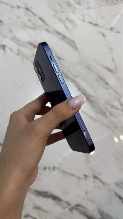 Айфон 12 64GB синього кольору