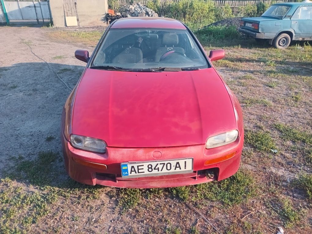 Автомобиль Мазда323f