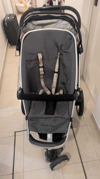 Carrinho Quinny com duas capas e ovo maxi cose