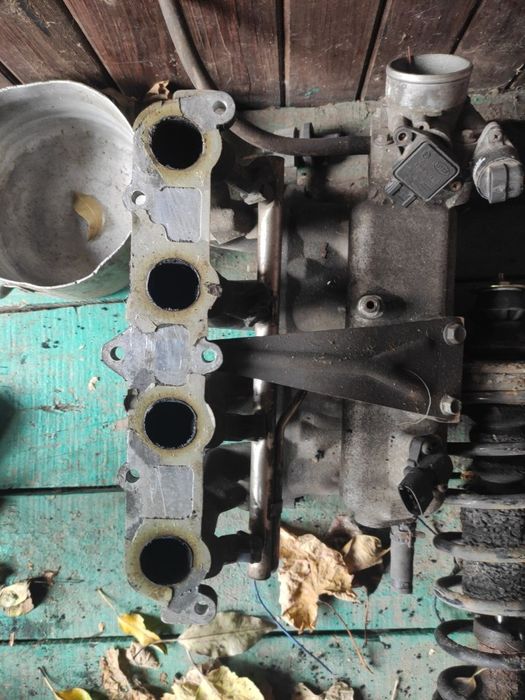 Впускний випускний колектор Чері амулет