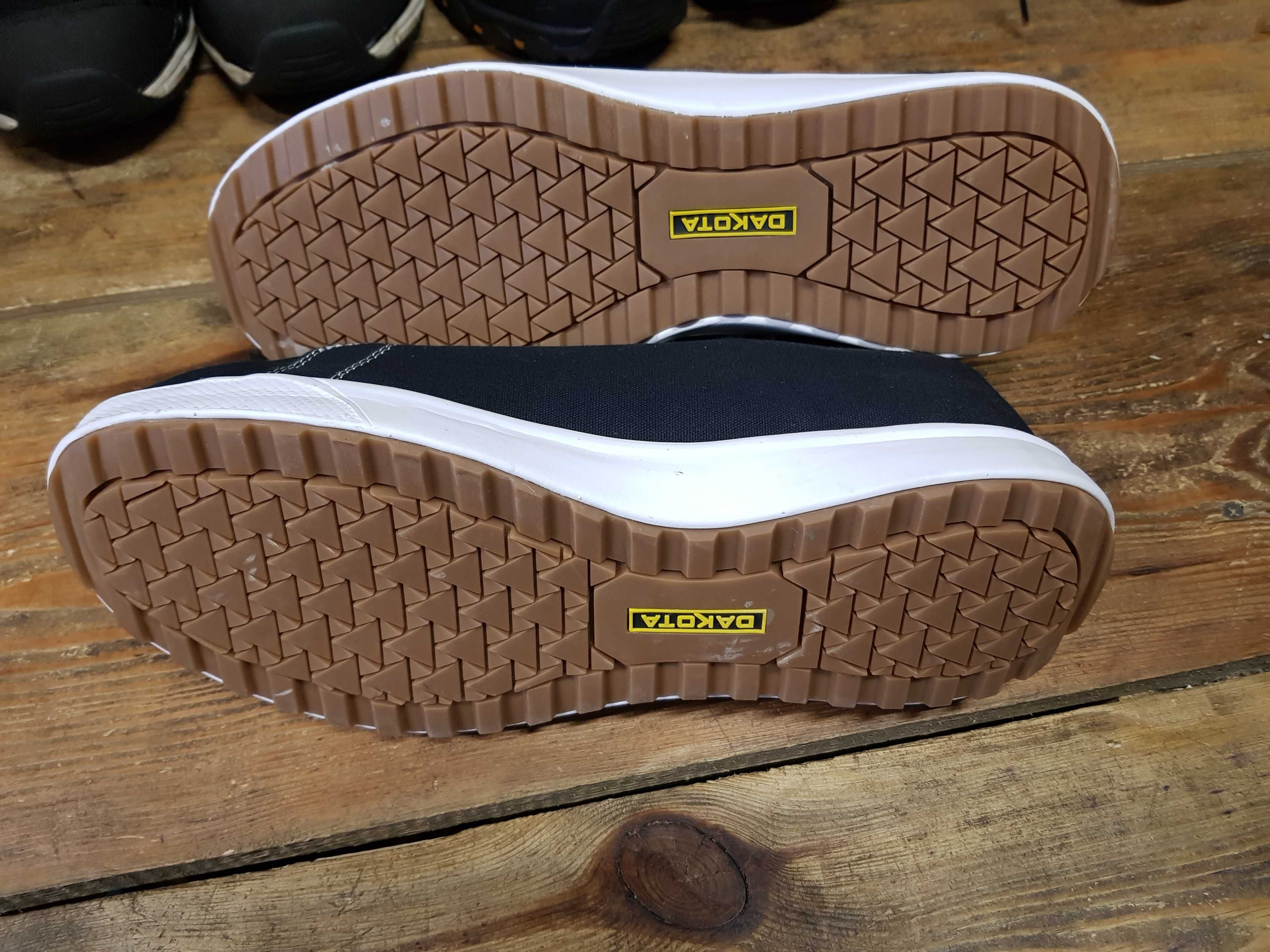 Buty robocze DAKOTA rozm 45 wkł 31 cm S3