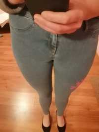 Spodnie jeansy z motywem 36