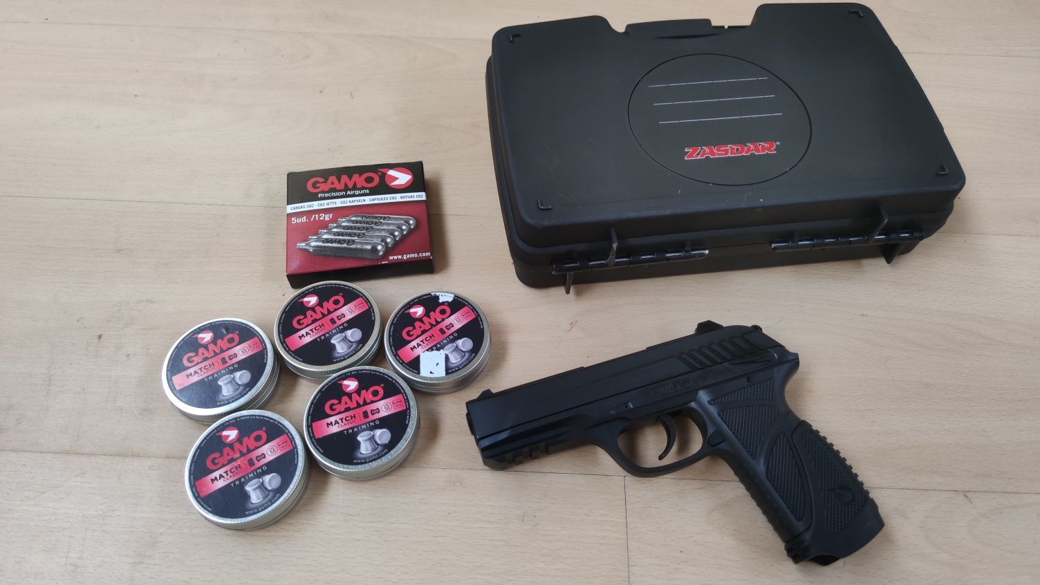 Pistola GAMO PT-85 Blowback nova mala recarga 2500 cumbos (envio gráti
