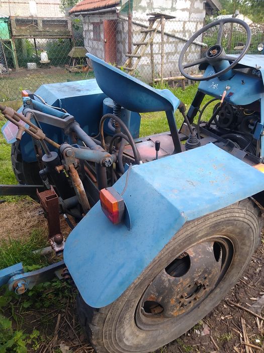 Ciągnik, traktorek, sam.