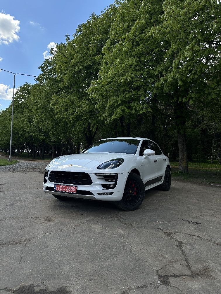 Porsche macan 95b gts 2017