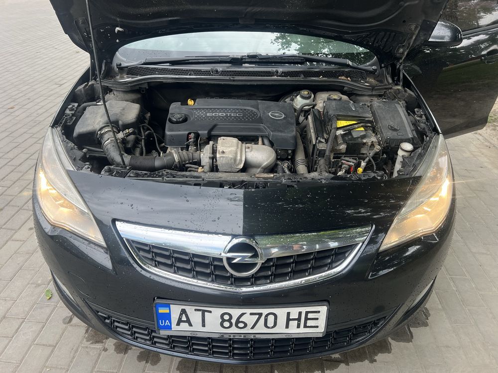 Opel Astra J хетчбек