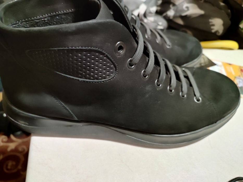 Продаются мужские/подростковые ботинки