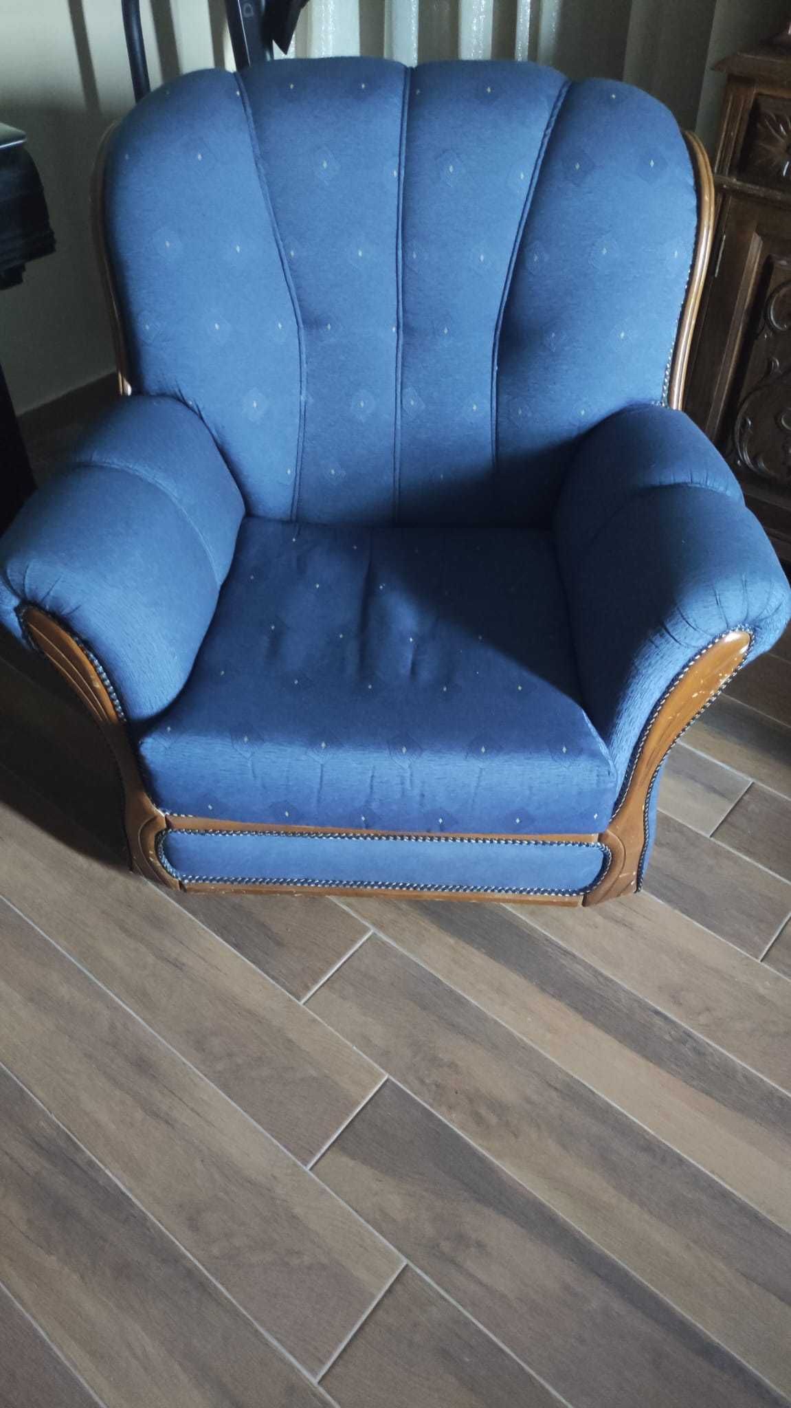 Sofás de sala - com pouco uso e confortáveis