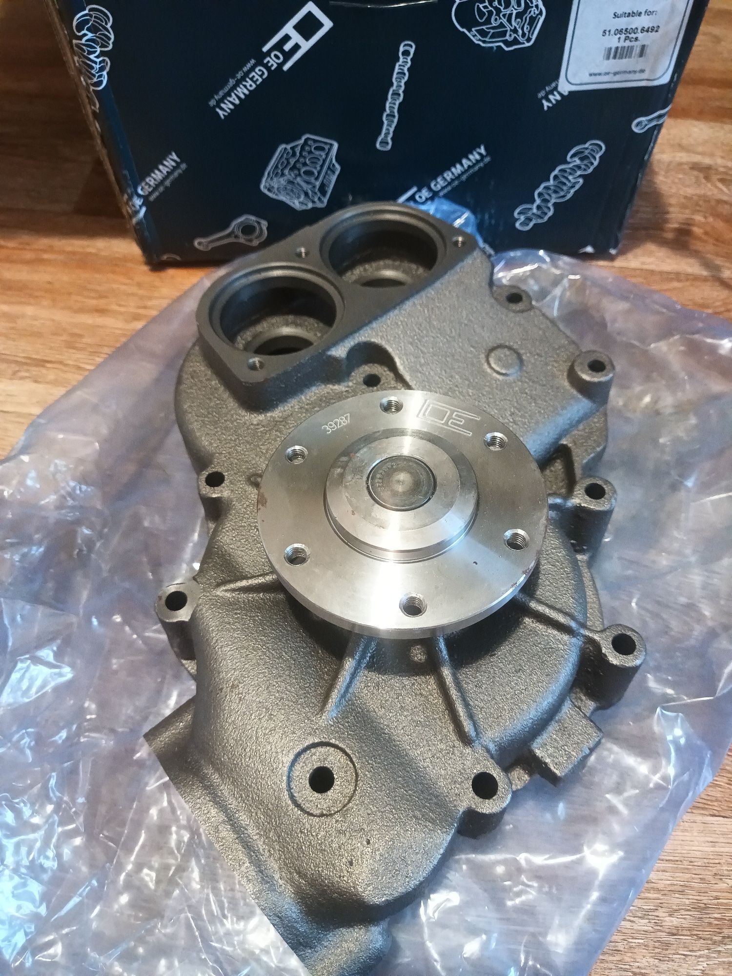 Водяний насоc, Помпа MAN (D28..) OE Germany 02 2000 286602