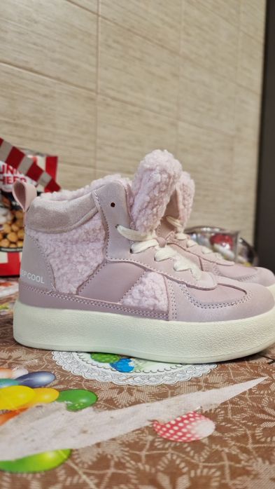 Зимові ботінки на овчини для дівчинки