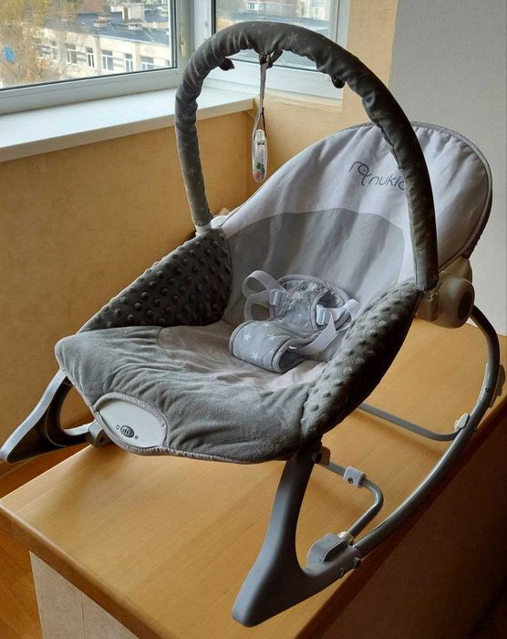 Дитяча коляска-гойдалка з вібрацією Nukido крісло шезлонг Стан нового!