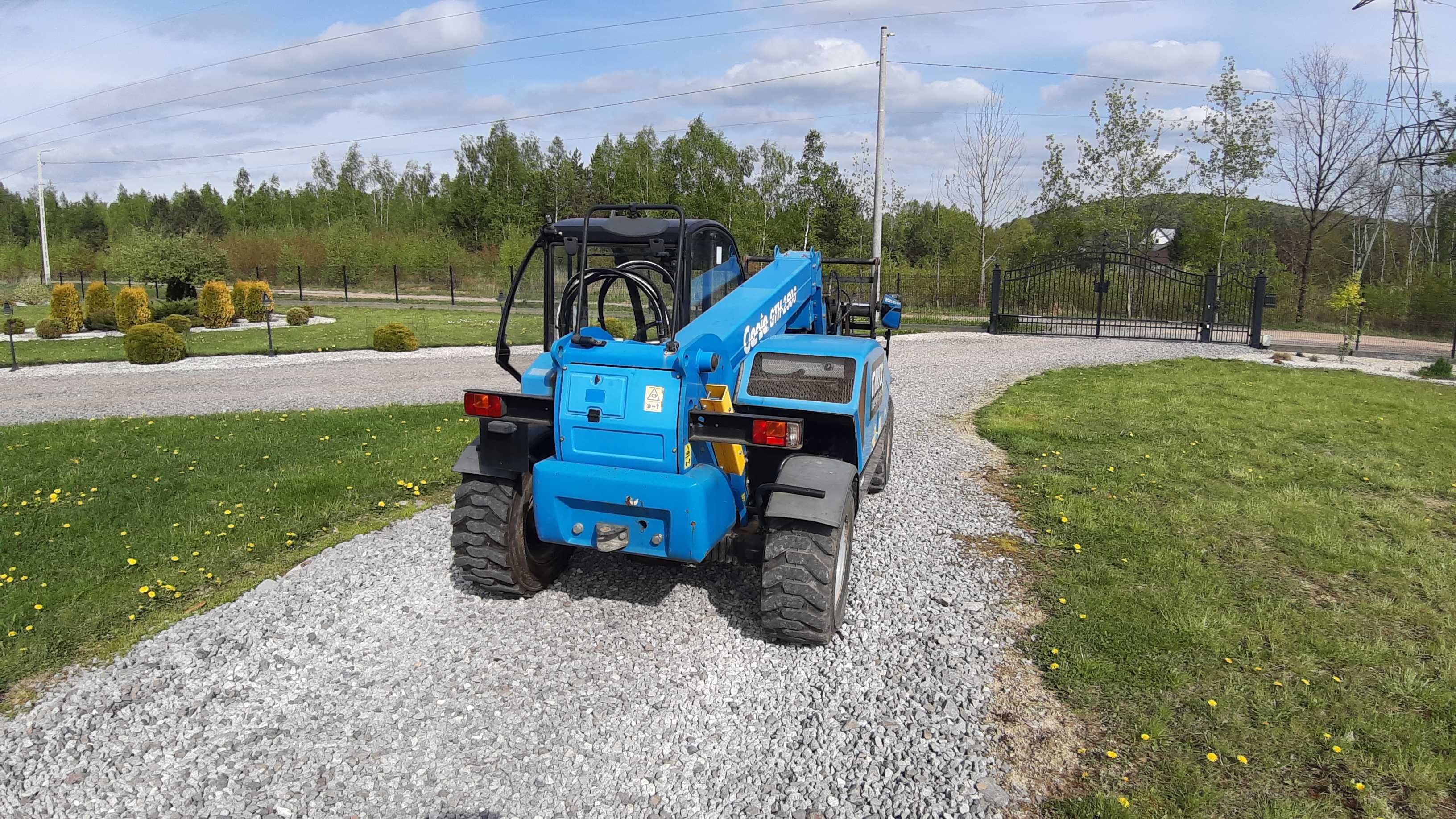 Ładowarka teleskopowa Genie GTH-2506  823 MTH.  4X4 niska Manitou