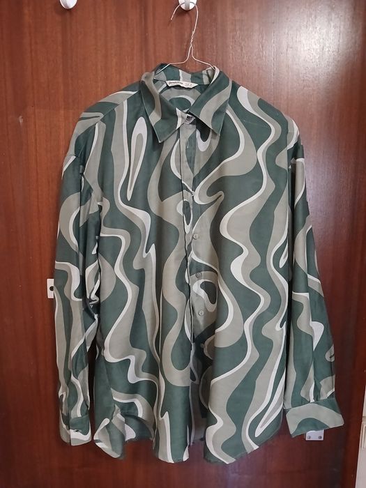 Camisa marca Stradivarius tam S
