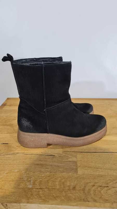 Czarne zamszowe botki na grubej podeszwie rozmiar 38 /24cm