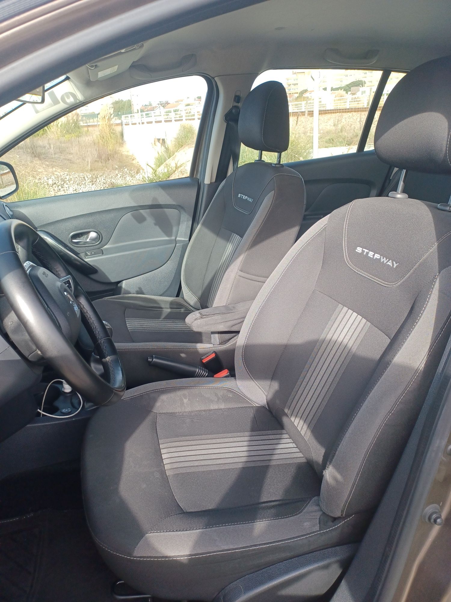 Dacia Sandero ( versão STEPWAY ) 1.0 gasolina GPL