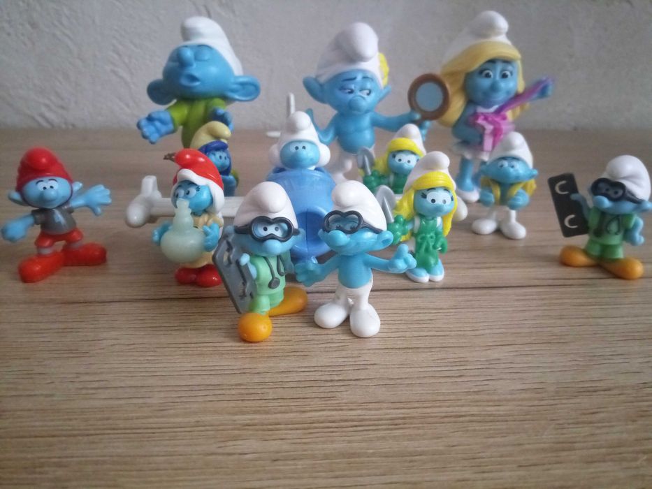 Smerfy 4dużych i 9 małych