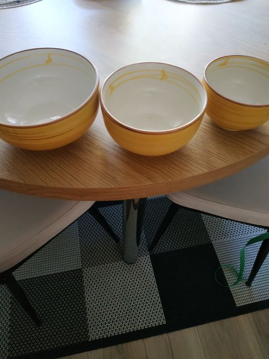 Miseczki , salaterki porcelanowe  żółte