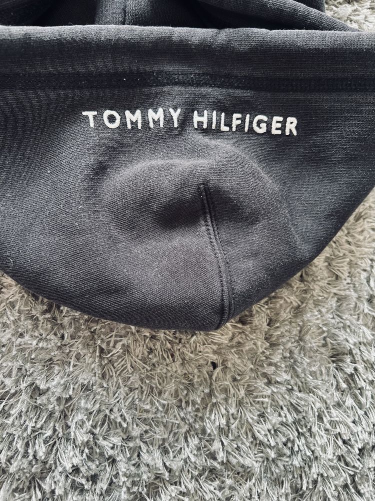 худи от Tommy Hilfiger