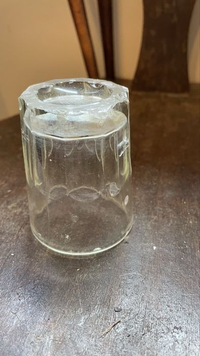 Pequeno Copo De Vidro