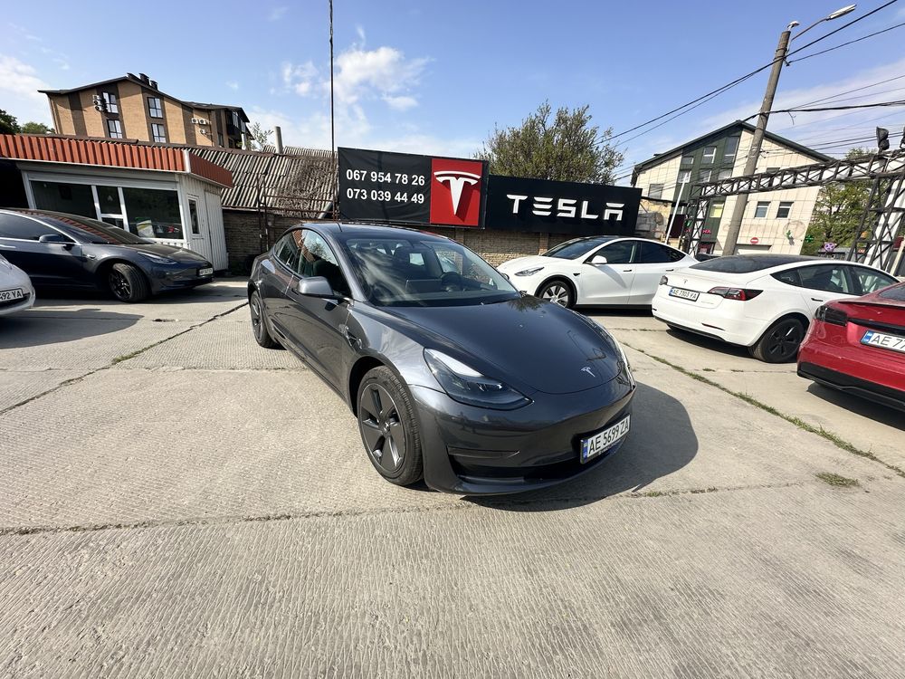 Продам Tesla model 3