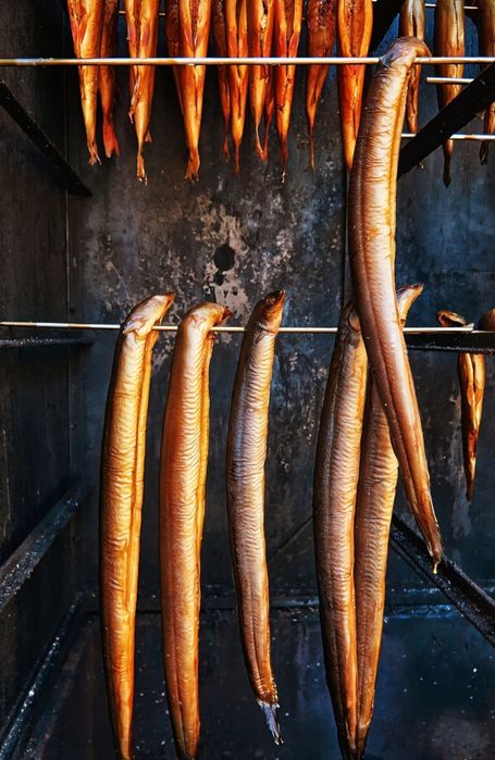 Węgorz - Wędzony dymem, Mały rodzinny zakład, dostawa lu